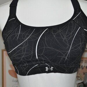 Under Armour women's graphic sports bra, Sz L Black w/ white and gray graphics